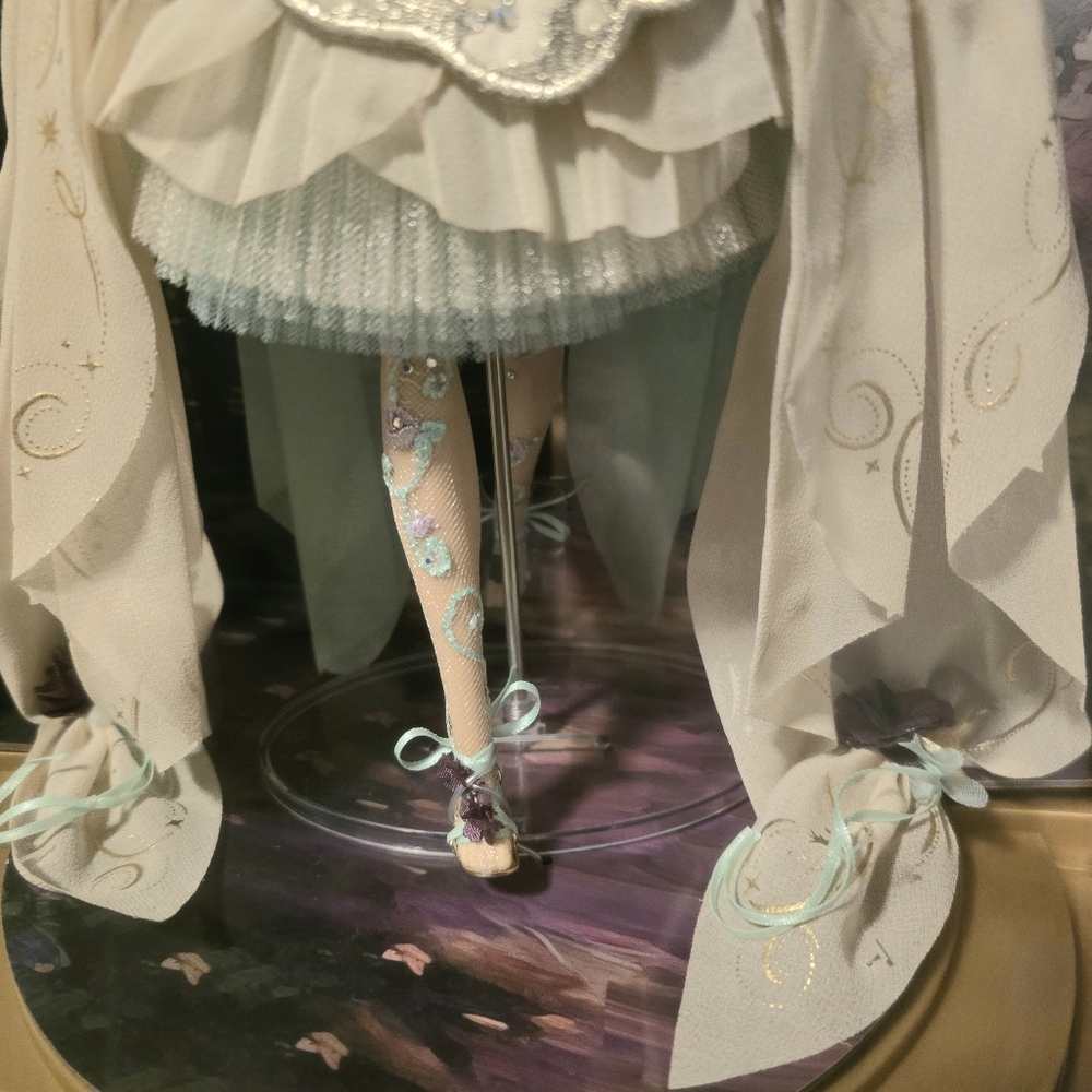 Tinkerbell Limited Edition Dance Series Doll - Picture 5 of 14